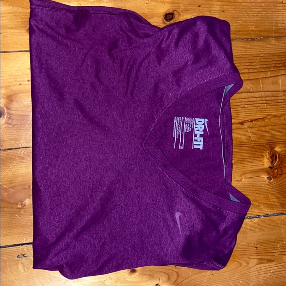 nike workout shirt